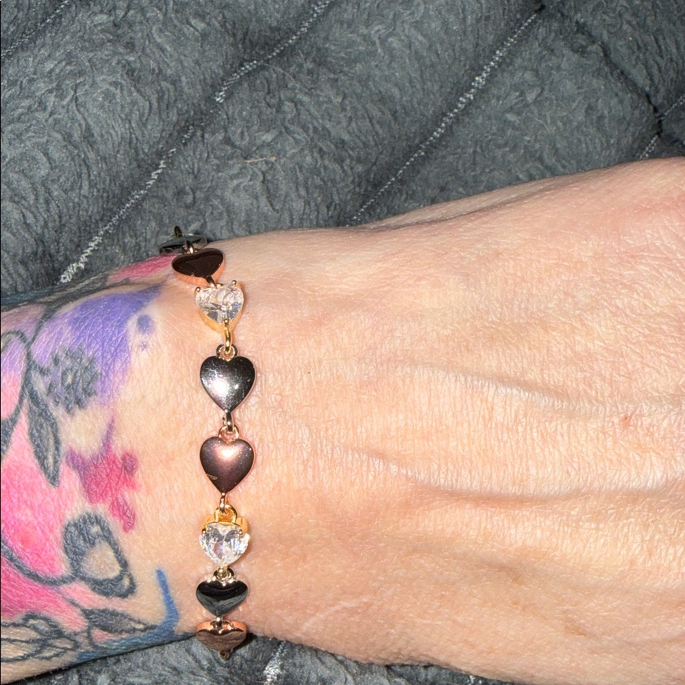 Elegant Heart Bracelet with Black and Gold Accents